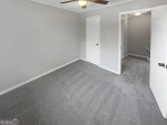 Spacious 2 beds 1 bath family house
