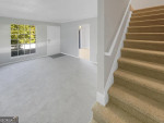 Spacious 2 beds 1 bath family house