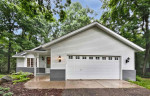 Beautiful 3 Bedroom, 2 Bathroom Home!