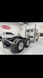 Peterbilt 379