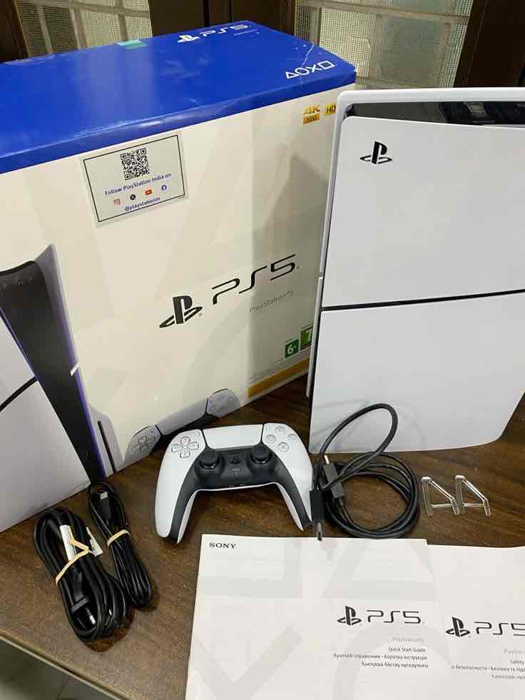 FREE PS5 CONSOLE WITH 2 CONTROLLERS