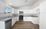 A spacious 3bed 2bath house for asap move in
