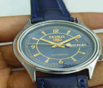 Vintage Seiko 5 Blue Automatic Day/Date 17 Jewels Japanese Mens Wrist Watch 7009