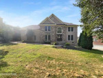 4BED 2BATH IN A NICE NEIGHBORHOOD AND A PARKING GARAGE
