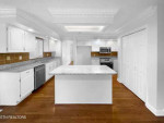 4BED 2BATH IN A NICE NEIGHBORHOOD AND A PARKING GARAGE