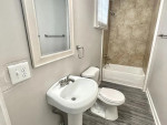 3 bedrooms and 1 bathrooms 🏡