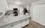 Lovely 5Bedrooms 3.5Bathroom Available For Family