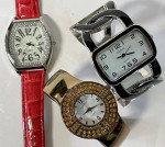 Lady quartz watches (all three)👀❤️