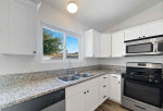 Adorable 3bed 2 bath available now