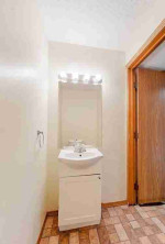 OFFERING 2 WEEKS FREE RENT WITH QUICK MOVE IN!