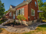 It’s a lovely 3beds and 1bath house for rent