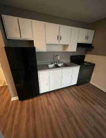 Spacious newly renovated 2 bedrooms and 1 bathroom house for rent