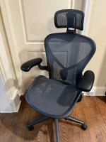 Herman Miller Aeron Office Chair Size B with Headrest