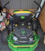 John Deere Z335E ZTrak Zero Turn Riding Mower