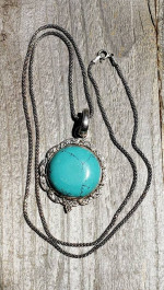 Beautiful, vintage, Turquoise pendant w/ 925 Italian chain. EUC