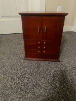 Jewelry box
