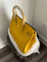 Handbag, Yellow, with Gold Lock and Key - Gorgeous