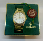 Rolex Oyster Perpetual Date - Model 15505 / 34mm