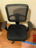 Like New Black standard Computer chair