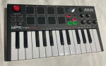 AKAI Professional ( MPK Mini Play )