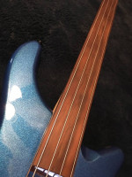 Fretless Electric Bass Sapphire Blue Metallic New