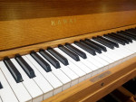 KAWAI UST 8 C- 45 INCH GOLDEN OAK UPRIGHT PIANO
