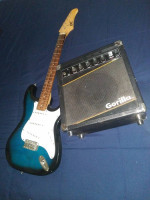 Strat Guitar w/25 watt Amp+cord-
