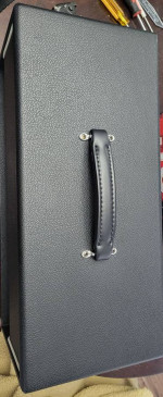 Guitar amp head (empty)