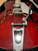 Gretsch 5120 Maple body carved maple top Bigsby hard case $550