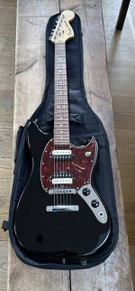 Fender Mustang Guitar  2014