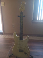 Fender Squire Affinity Stratocaster Limited Edition