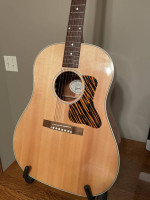 GIBSON J-35 REISSUE