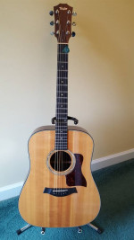 TAYLOR 710 ACOUSTIC GUITAR