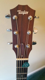 TAYLOR 710 ACOUSTIC GUITAR