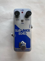 Slap back echo guitar pedal