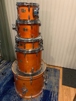 YAMAHA BRAND NEW SIX PIECE DRUM SET IN HONEY AMBER COLOR
