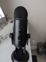 Blue Yeti Studio Microphone podcasting voiceover home studio