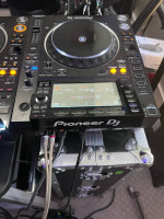 Pioneer CDJ-2000NXS2 Professional DJ multi player with disc drive