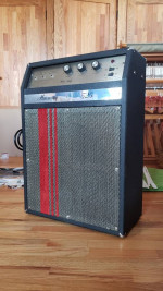 Harmony 525 amp... basically a Supro Thunderbolt