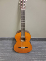 VINTAGE YAMAHA ACOUSTIC GUITAR