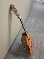 VINTAGE YAMAHA ACOUSTIC GUITAR