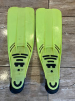 FINS BODY GLOVE SIZE 36-38  3-5  MADE IN ITALY