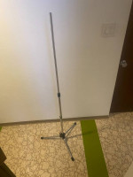 Telescoping mic stand, metal, great shape, fully collapsable