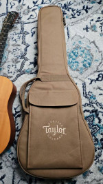 Taylor BT1 Baby Taylor guitar with gigbag