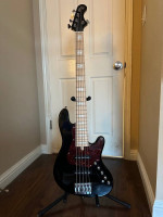 Cort Elrick NJS 5 bass guitar