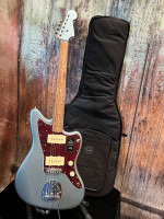 Fender Vintera Series 60’s Jazzmaster Ice Blue Metallic w/ Gig Bag