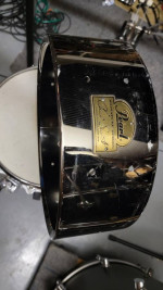 Pearl Free Floating Snare with Maple and Steel Shells
