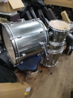 Pearl Forum “Smokey Chrome” Drum Set