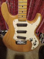 Peavey T-130 Solid Body Electric Guitar