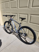 Giant XTC 29 2 Hardtail Mountain Bike